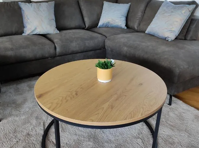 Luxurioeses Penthouse Mit Blick Auf Uno-city Und Dem Kaiserwasser. 3schlafzimmer, 2 Baeder, Privat Lift Ins Apartmán *