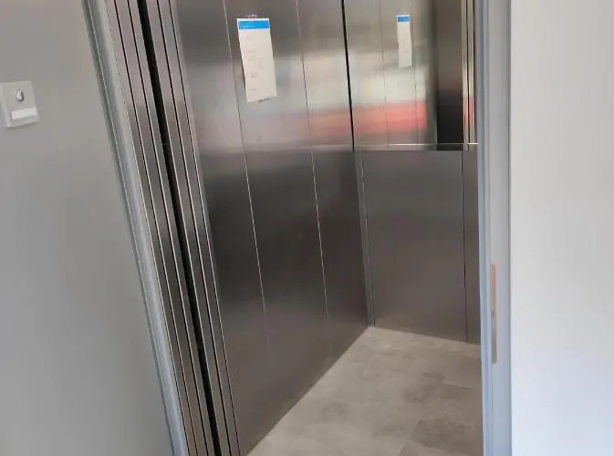 Luxurioeses Penthouse Mit Blick Auf Uno-city Und Dem Kaiserwasser. 3schlafzimmer, 2 Baeder, Privat Lift Ins * Vídeň