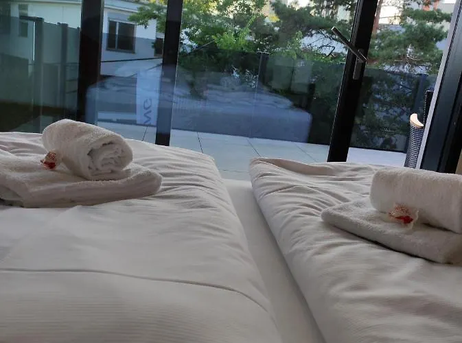 Luxurioeses Penthouse Mit Blick Auf Uno-city Und Dem Kaiserwasser. 3schlafzimmer, 2 Baeder, Privat Lift Ins Vídeň