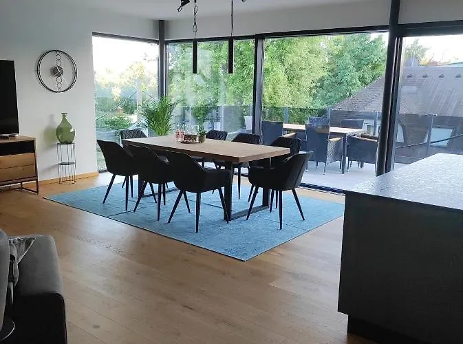 Apartmán Luxurioeses Penthouse Mit Blick Auf Uno-city Und Dem Kaiserwasser. 3schlafzimmer, 2 Baeder, Privat Lift Ins Vídeň