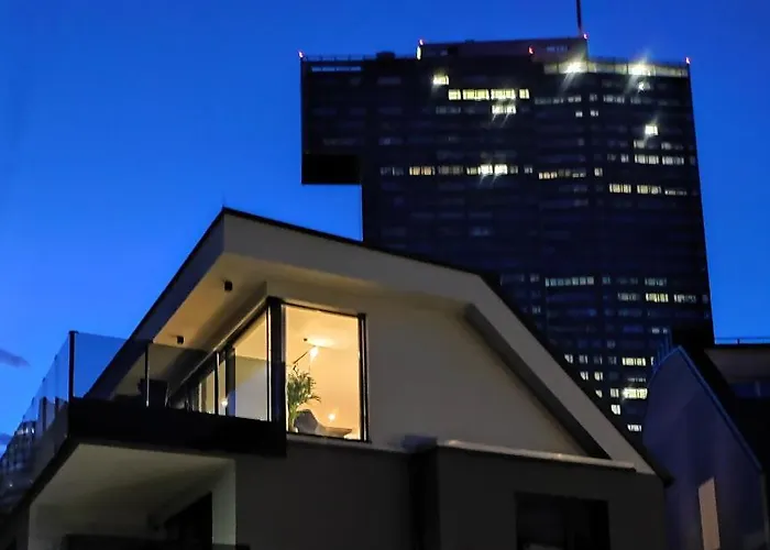 Luxurioeses Penthouse Mit Blick Auf Uno-city Und Dem Kaiserwasser. 3schlafzimmer, 2 Baeder, Privat Lift Ins Apartmán *