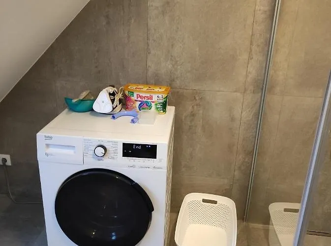 Apartmán Luxurioeses Penthouse Mit Blick Auf Uno-city Und Dem Kaiserwasser. 3schlafzimmer, 2 Baeder, Privat Lift Ins