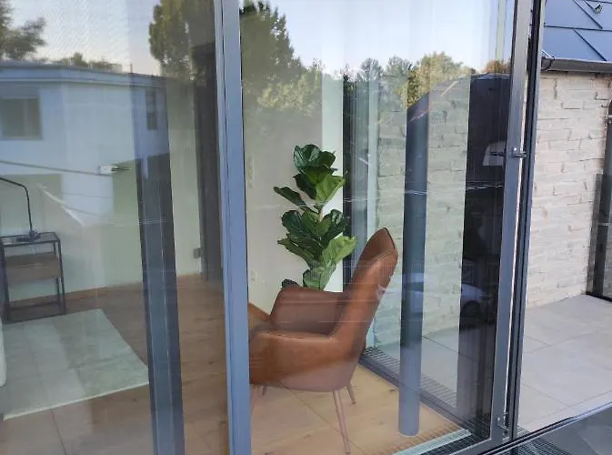 Luxurioeses Penthouse Mit Blick Auf Uno-city Und Dem Kaiserwasser. 3schlafzimmer, 2 Baeder, Privat Lift Ins *